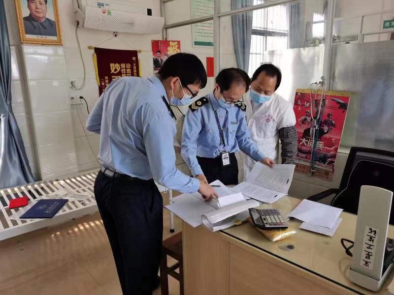 縣衛(wèi)監(jiān)所：加強(qiáng)醫(yī)療機(jī)構(gòu)監(jiān)督，做醫(yī)療衛(wèi)生服務(wù)的“把關(guān)人”.jpg