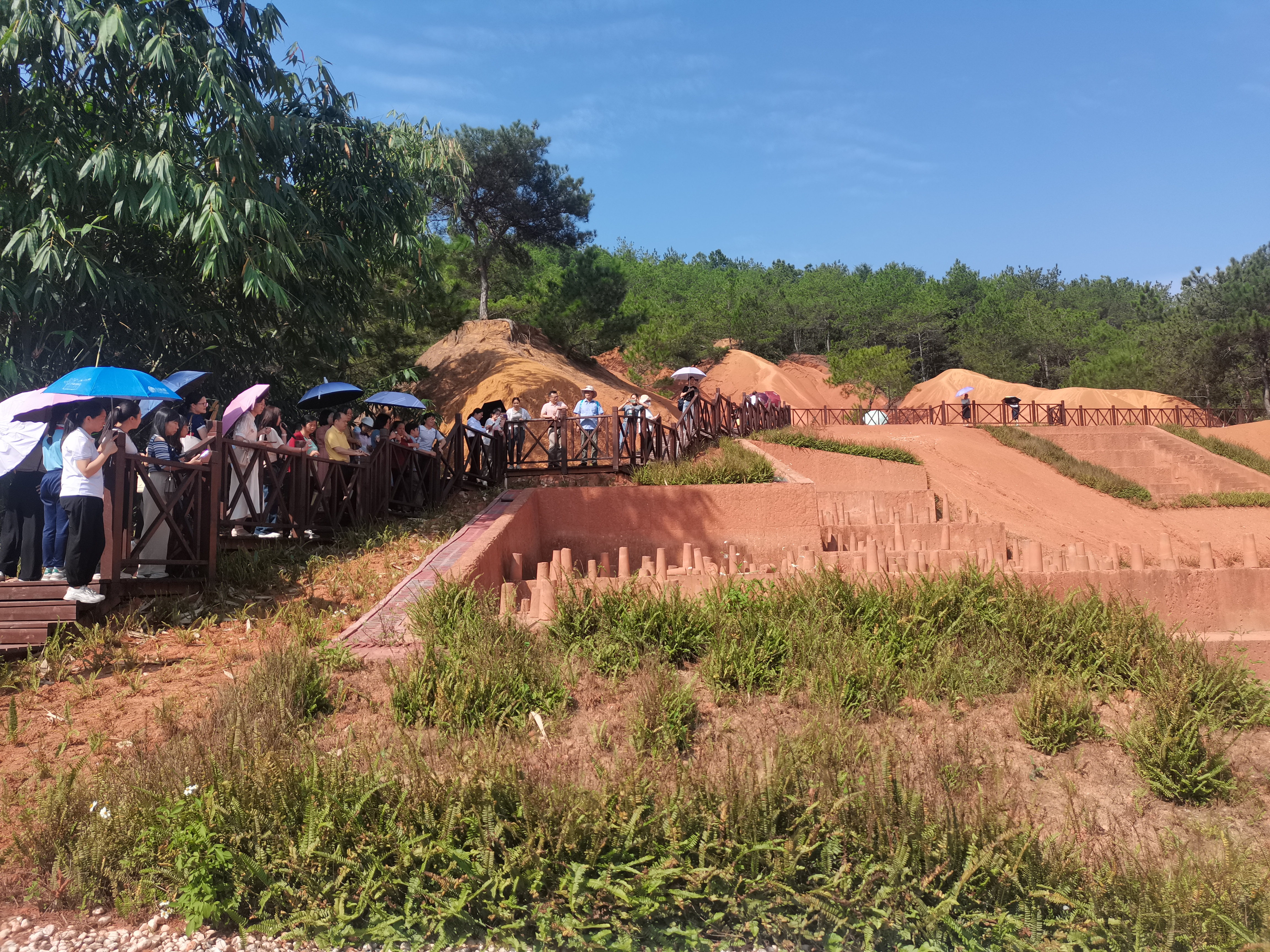 郁南縣思政教師團隊開展了“走近磨刀山遺址，探秘人類古文化”的研學活動4.png