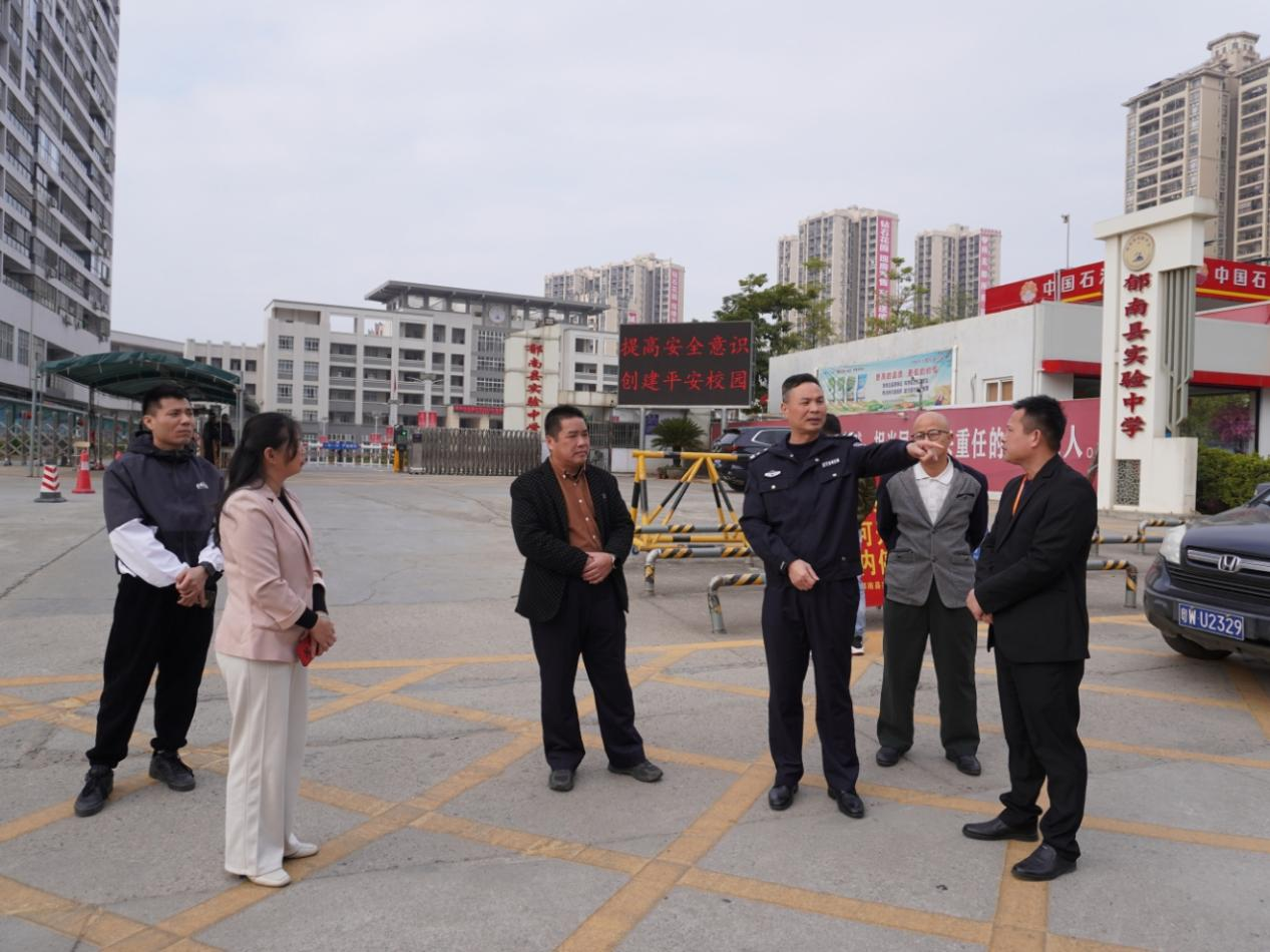 郁南縣多部門(mén)聯(lián)動(dòng)開(kāi)展校園交通安全專項(xiàng)整治4.png